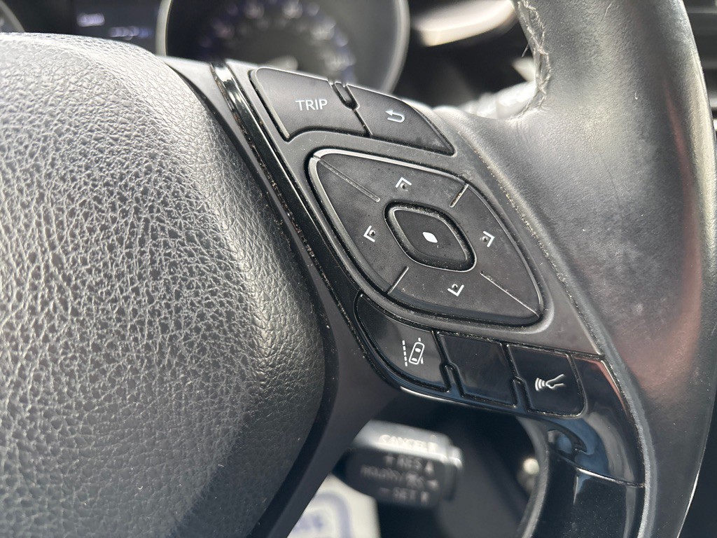 2019 Toyota C-HR Image 17