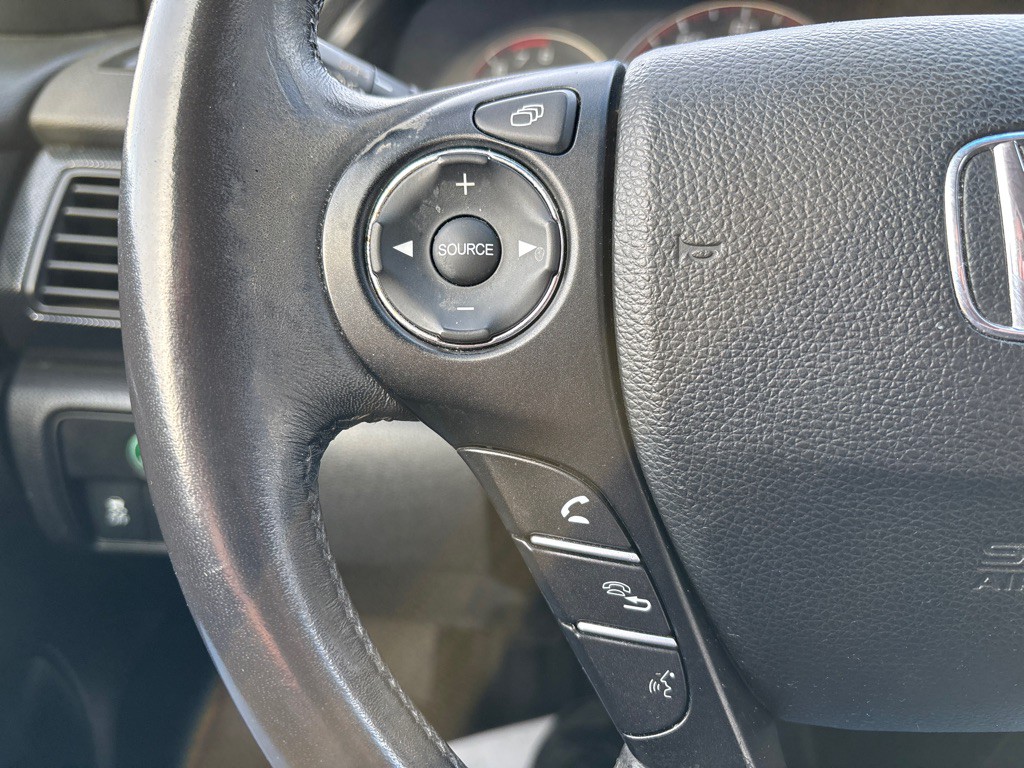 2013 Honda Accord Image 16