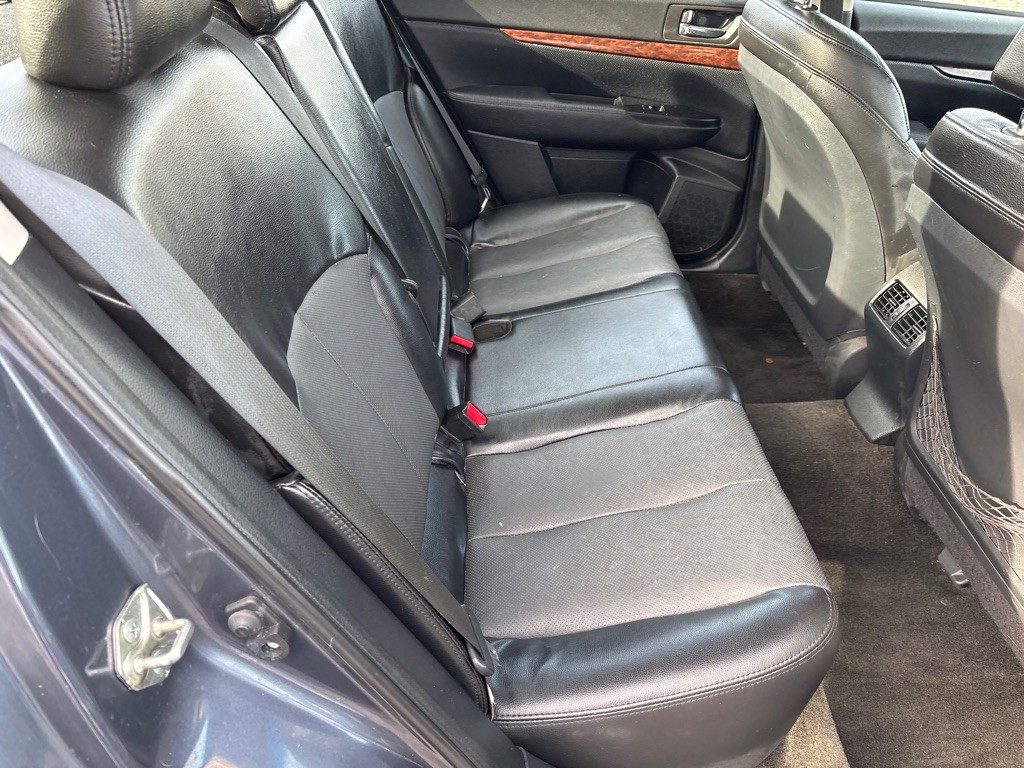 2014 Subaru Legacy Image 6