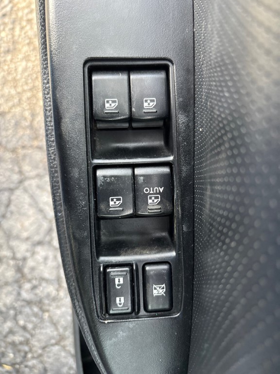 2014 Subaru Legacy Image 8