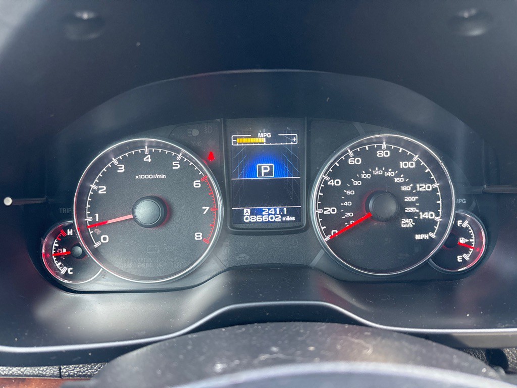 2014 Subaru Legacy Image 10