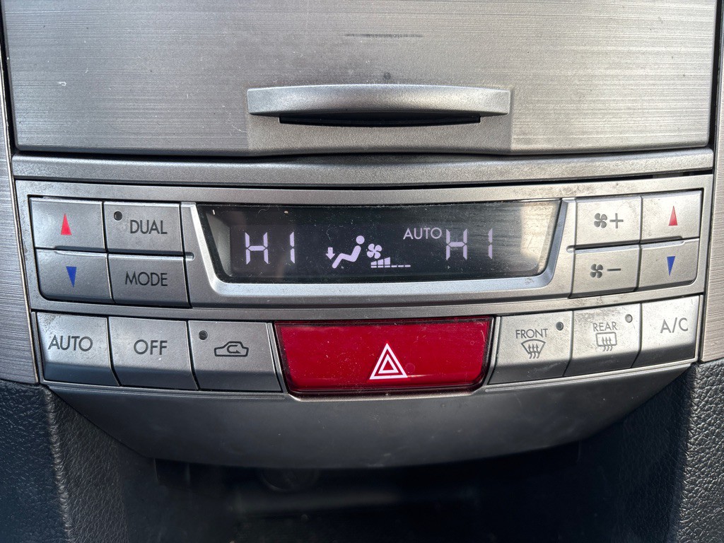 2014 Subaru Legacy Image 17