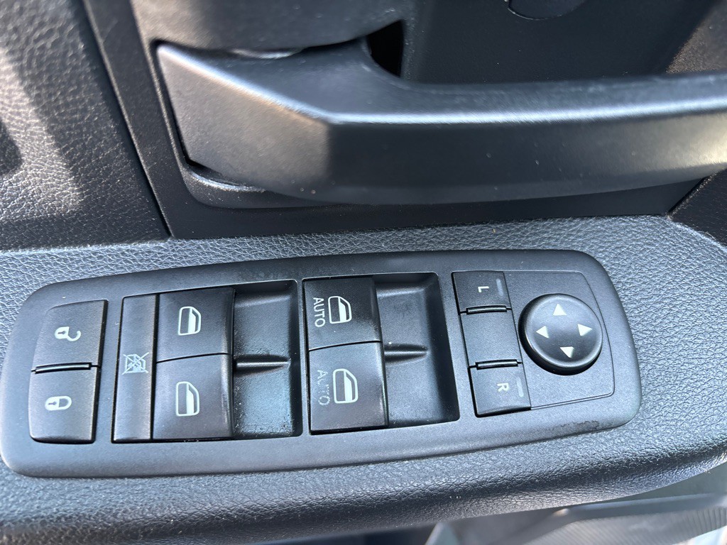 2015 RAM 2500 Image 12