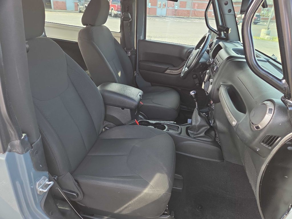 2015 Jeep Wrangler Image 8