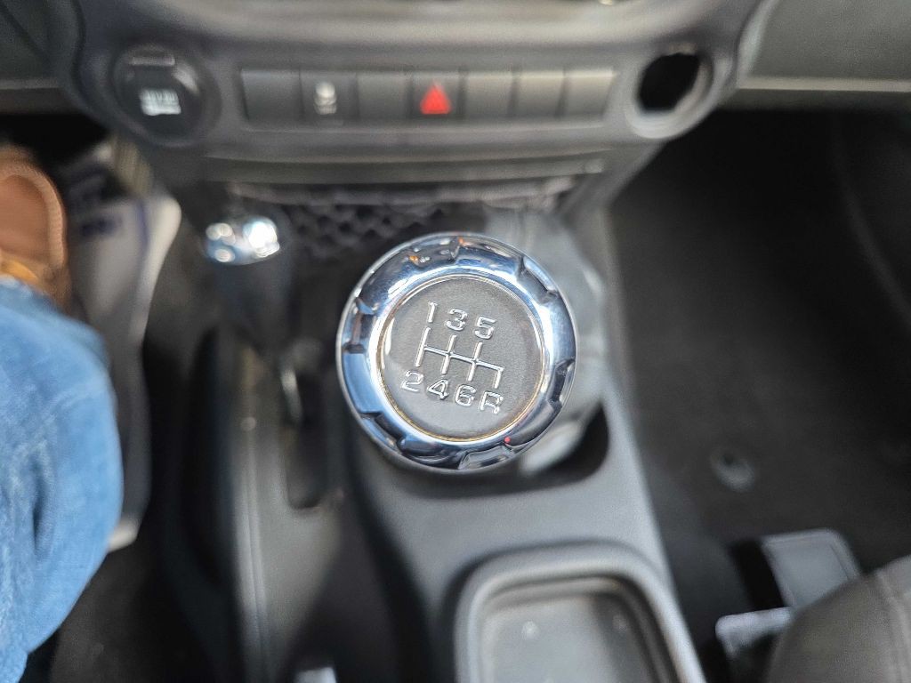 2015 Jeep Wrangler Image 19