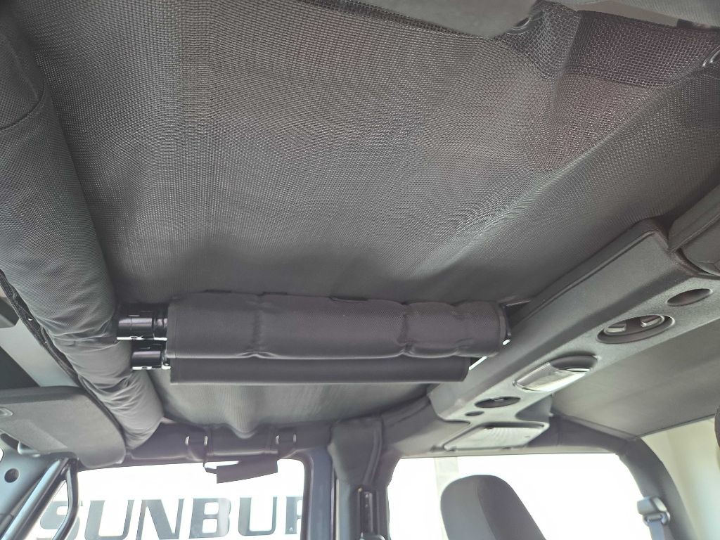 2015 Jeep Wrangler Image 21