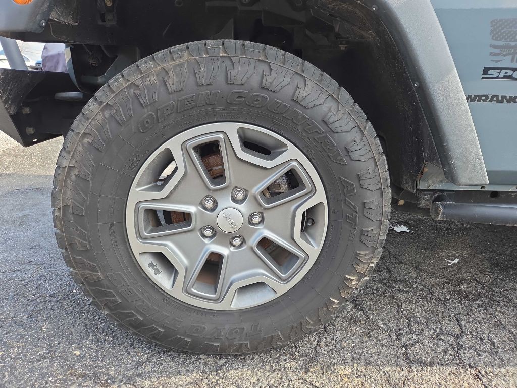 2015 Jeep Wrangler Image 25