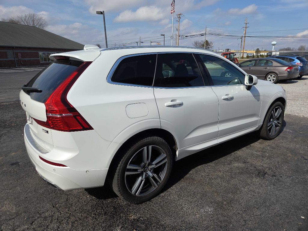 2018 Volvo XC60 Image 5