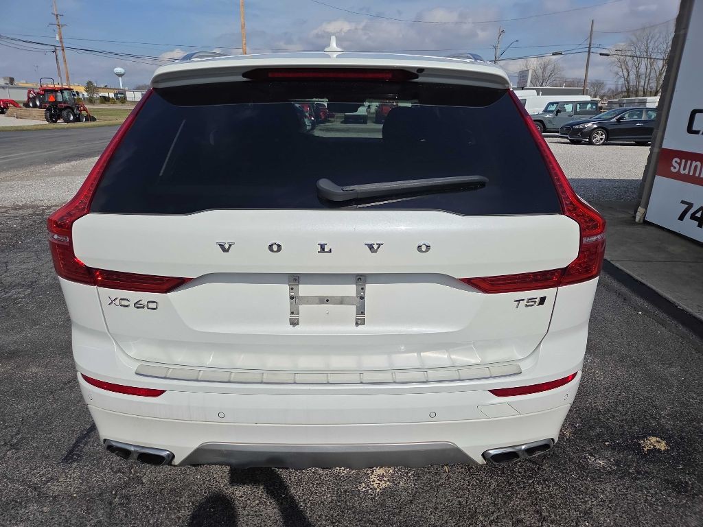 2018 Volvo XC60 Image 6
