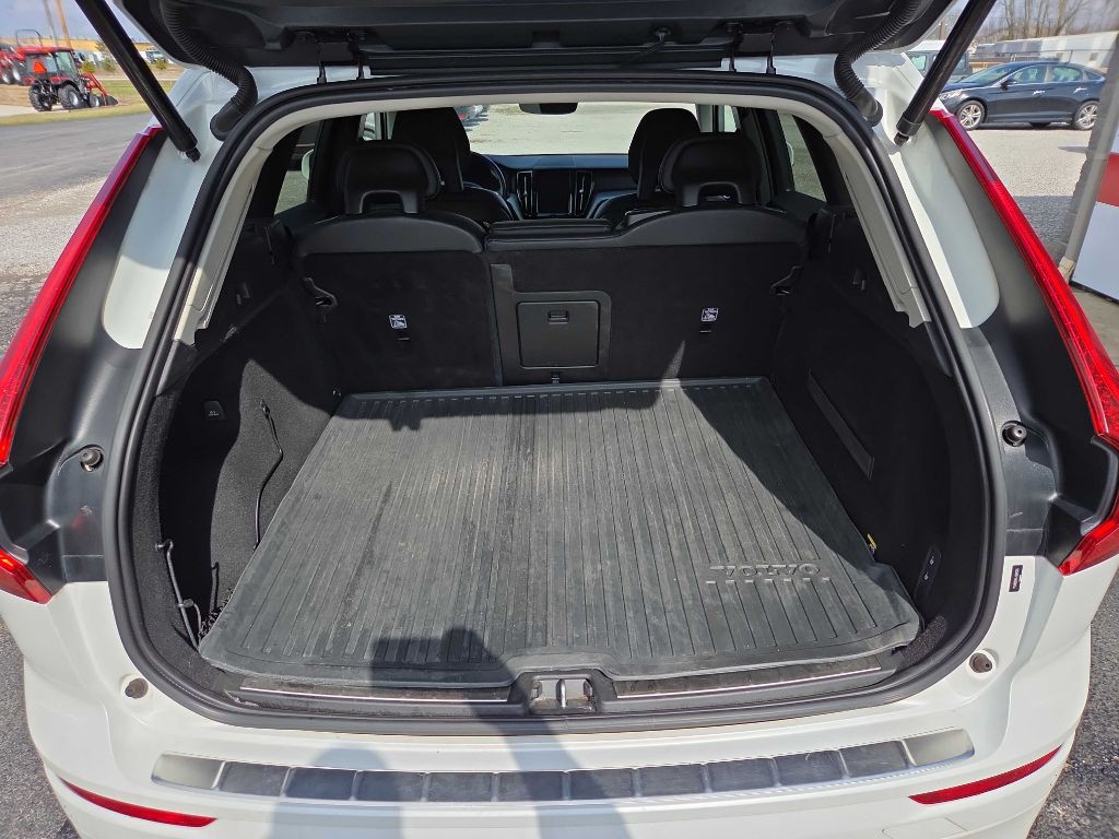 2018 Volvo XC60 Image 12
