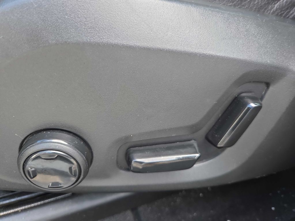 2018 Volvo XC60 Image 15