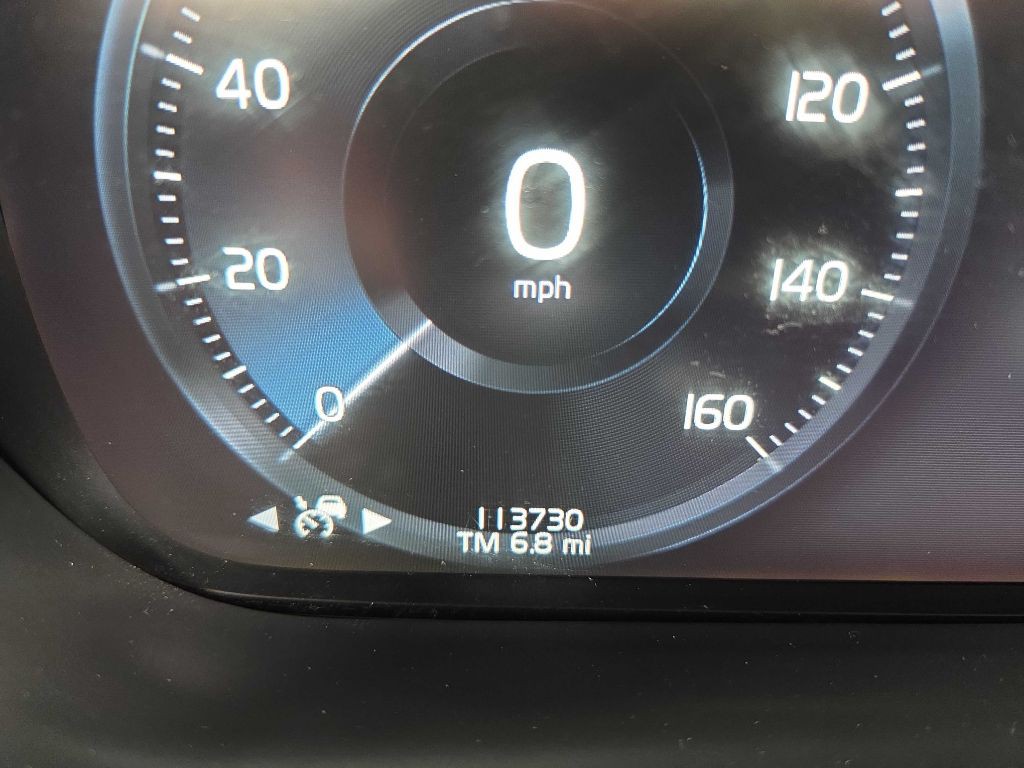 2018 Volvo XC60 Image 17