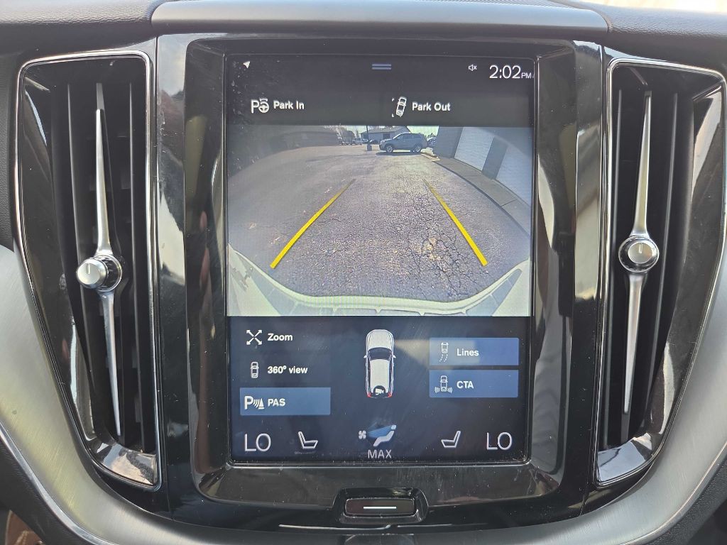 2018 Volvo XC60 Image 24