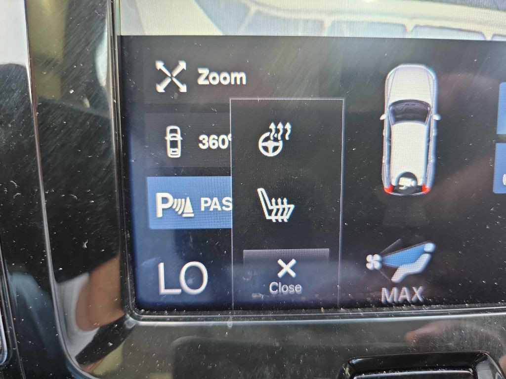 2018 Volvo XC60 Image 26