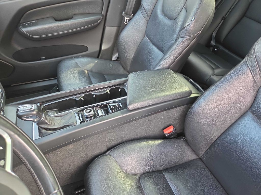 2018 Volvo XC60 Image 29