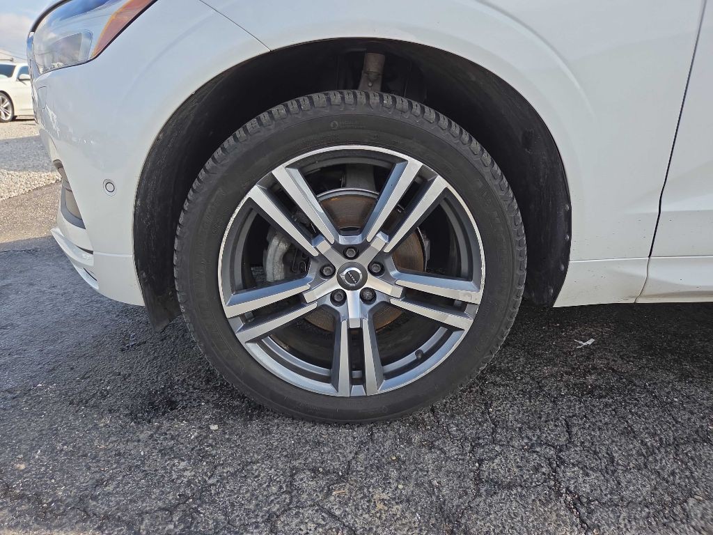 2018 Volvo XC60 Image 32