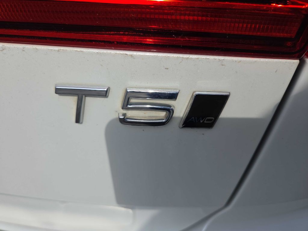 2018 Volvo XC60 Image 36