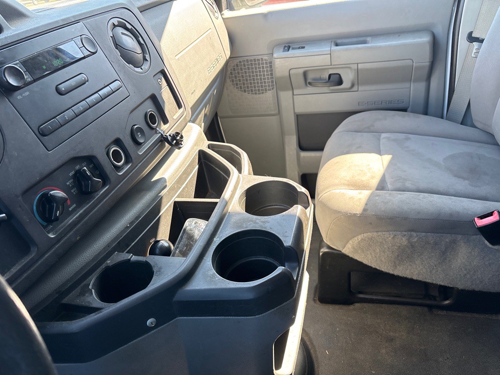 2012 Ford Econoline Image 21