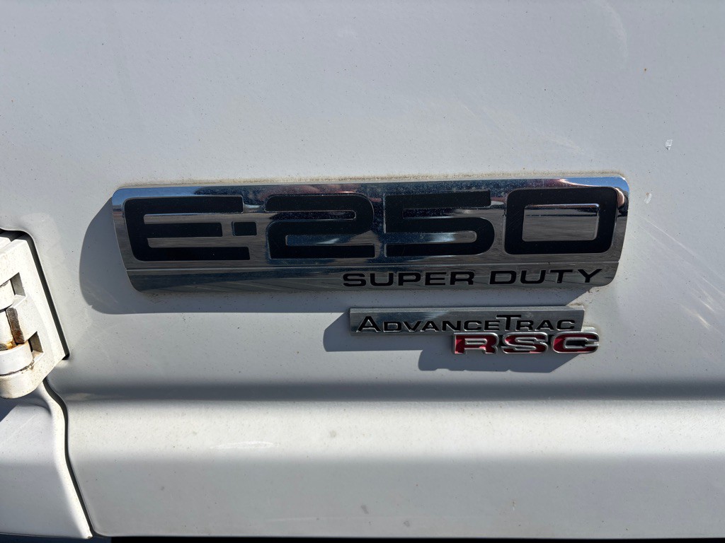 2012 Ford Econoline Image 24