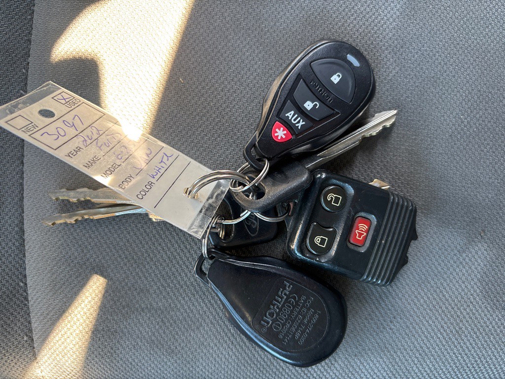 2012 Ford Econoline Image 26