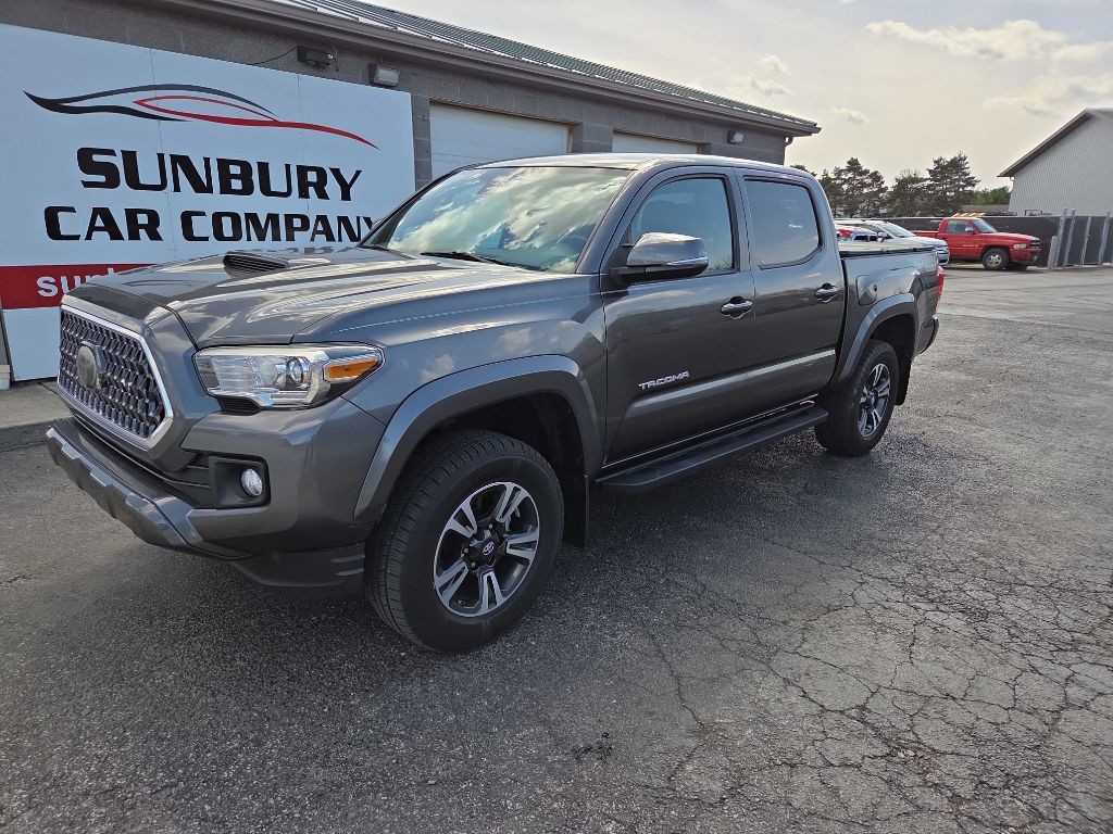 2018 Toyota Tacoma Image 2