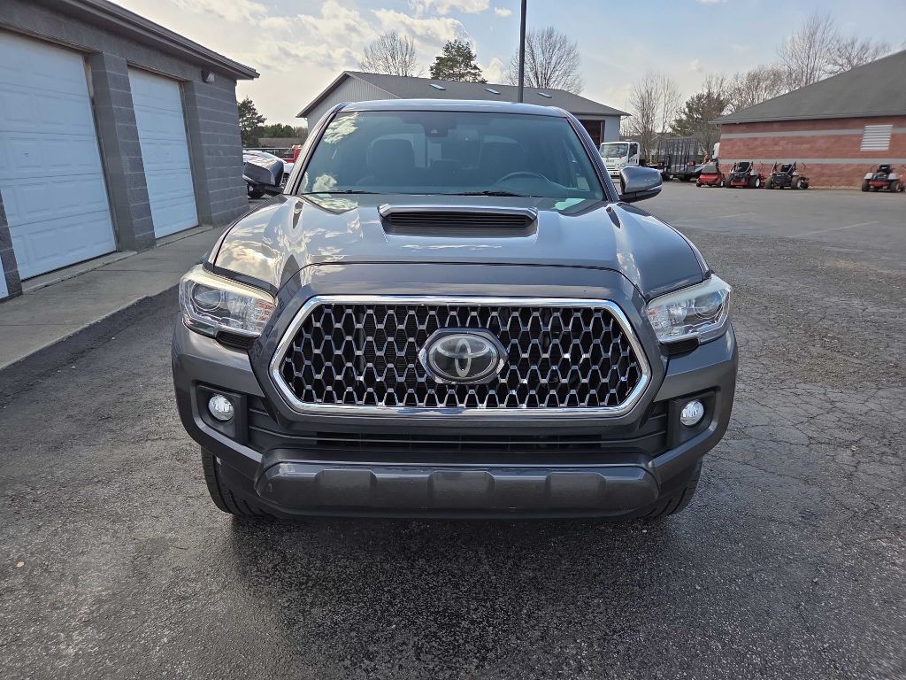 2018 Toyota Tacoma Image 3