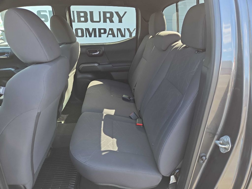 2018 Toyota Tacoma Image 9