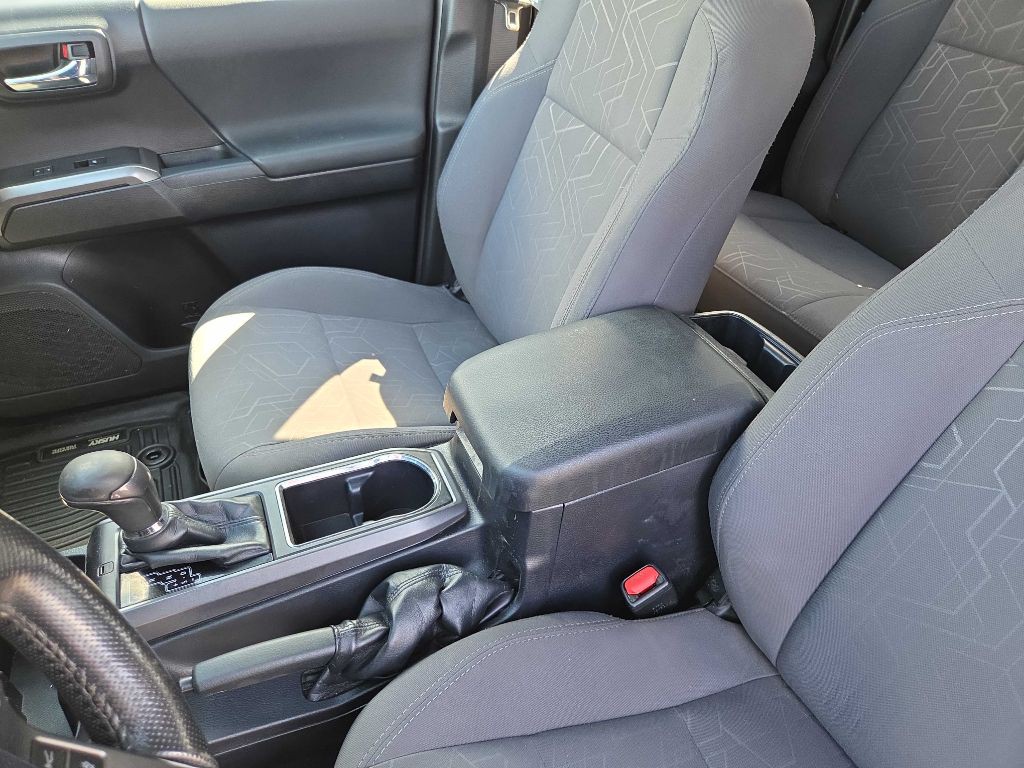 2018 Toyota Tacoma Image 27