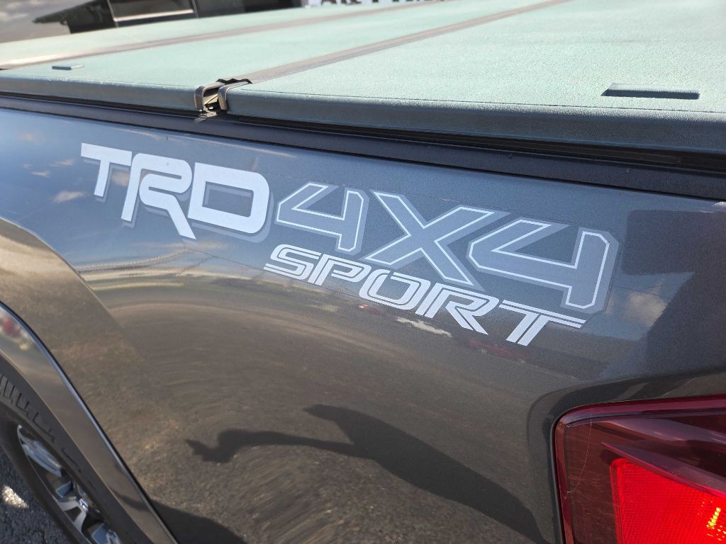 2018 Toyota Tacoma Image 32