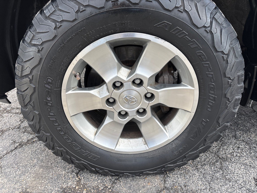 2013 Toyota 4Runner Image 25