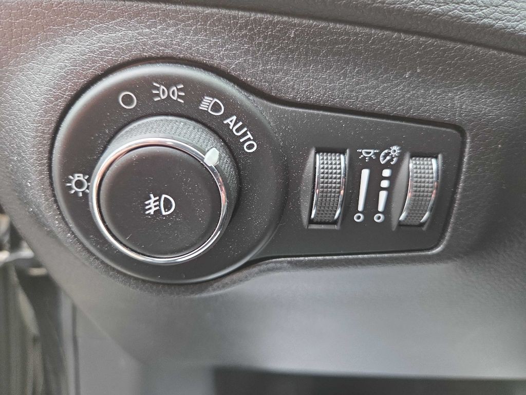 2018 Jeep Compass Image 15