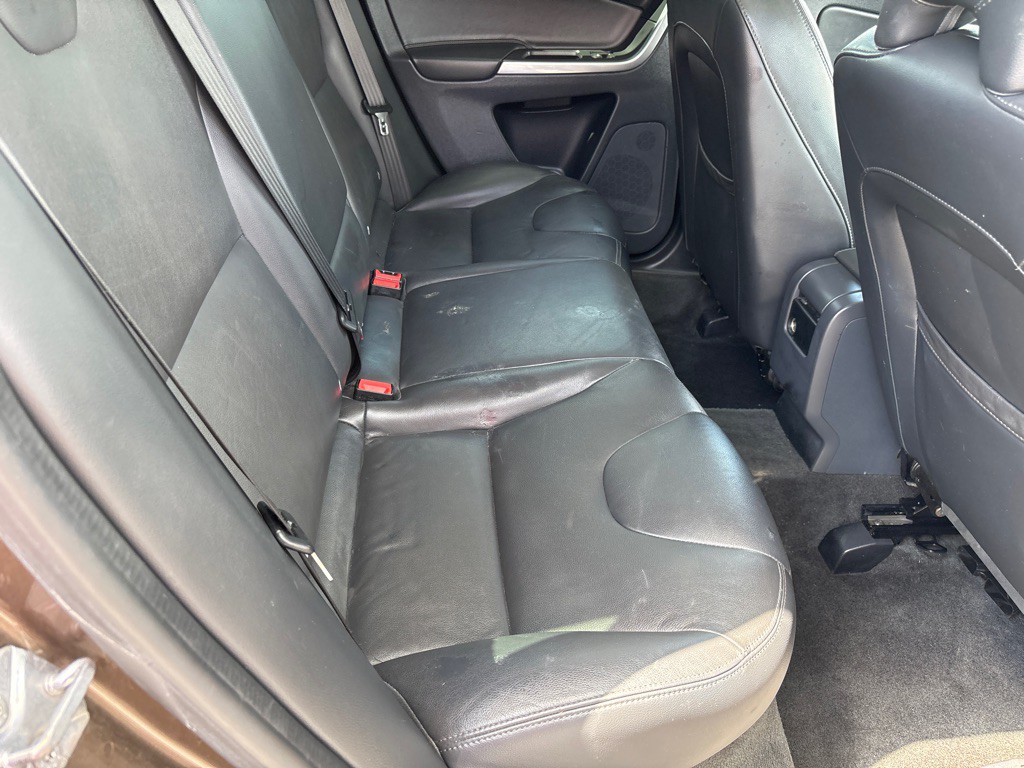 2015 Volvo XC60 Image 11