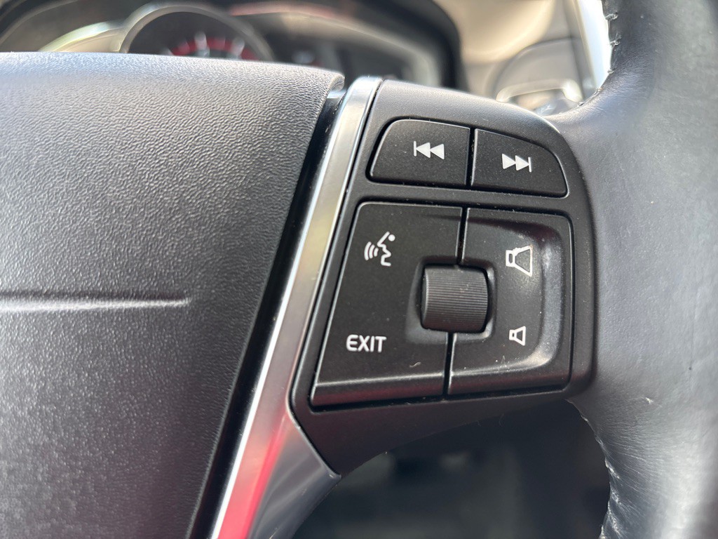 2015 Volvo XC60 Image 18