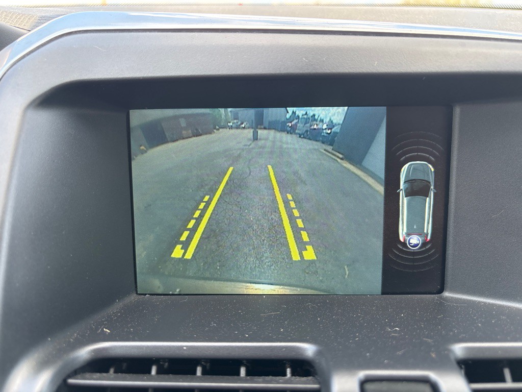 2015 Volvo XC60 Image 22