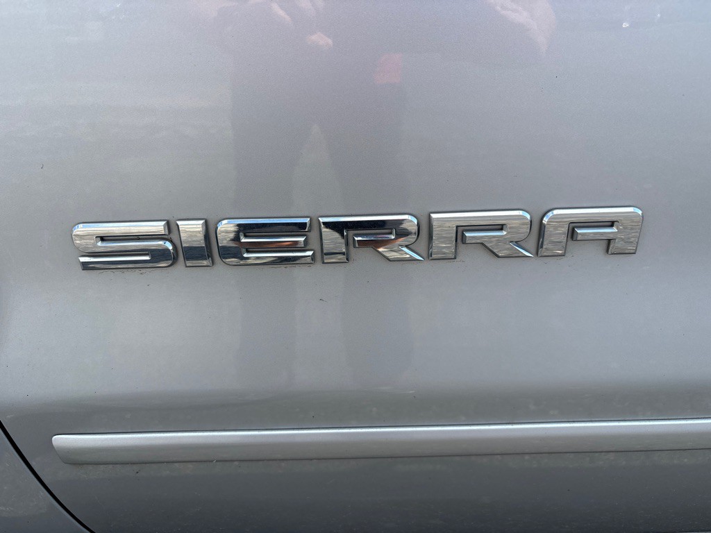 2015 GMC Sierra Image 28