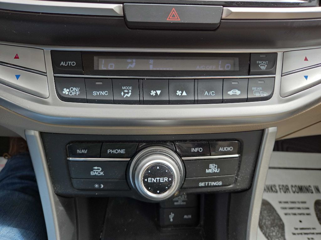 2015 Honda Accord Image 28
