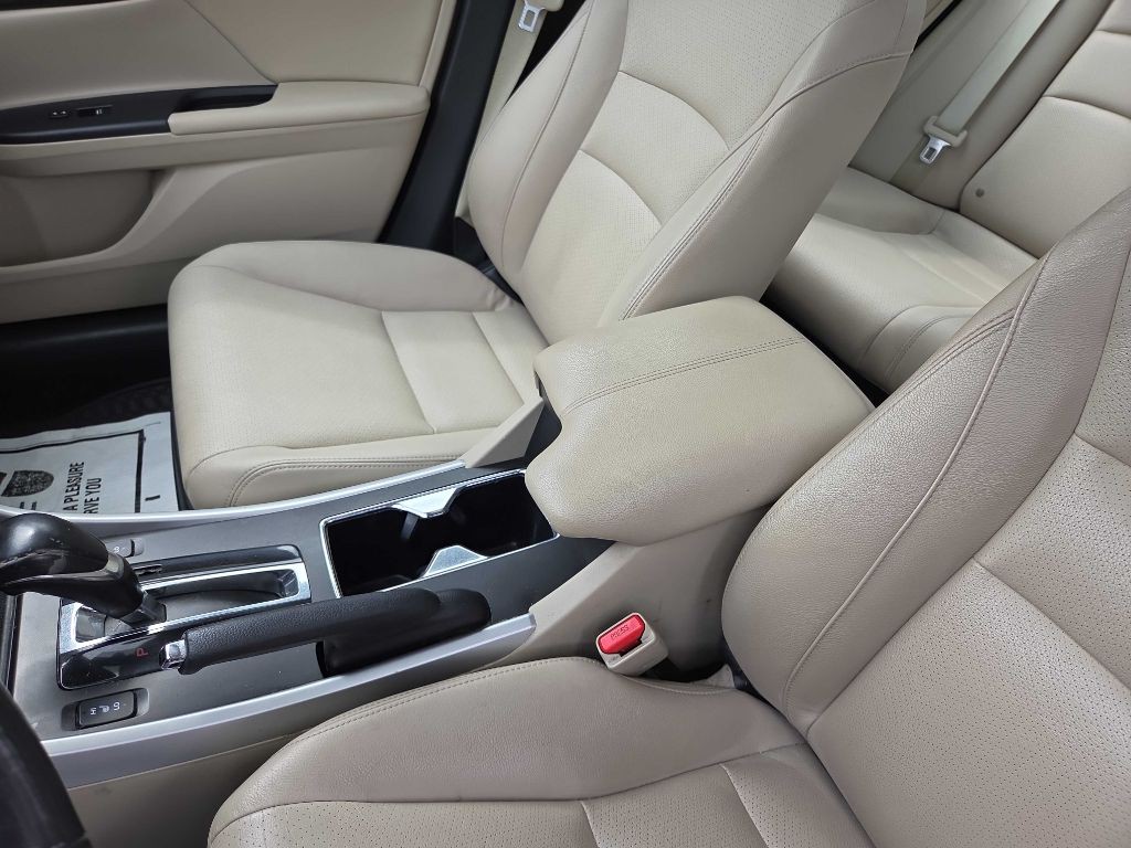 2015 Honda Accord Image 31