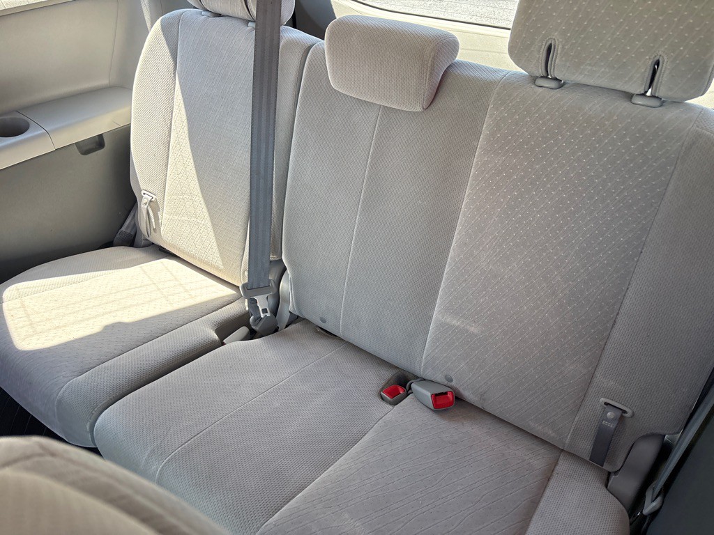 2017 Toyota Sienna Image 10