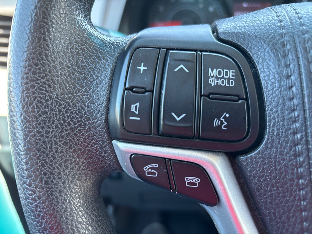 2017 Toyota Sienna Image 18