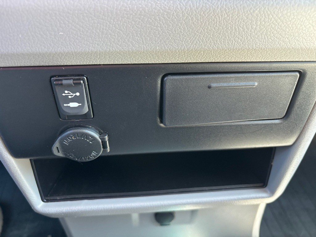 2017 Toyota Sienna Image 25
