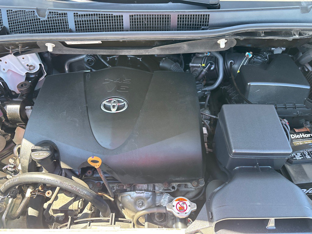 2017 Toyota Sienna Image 28