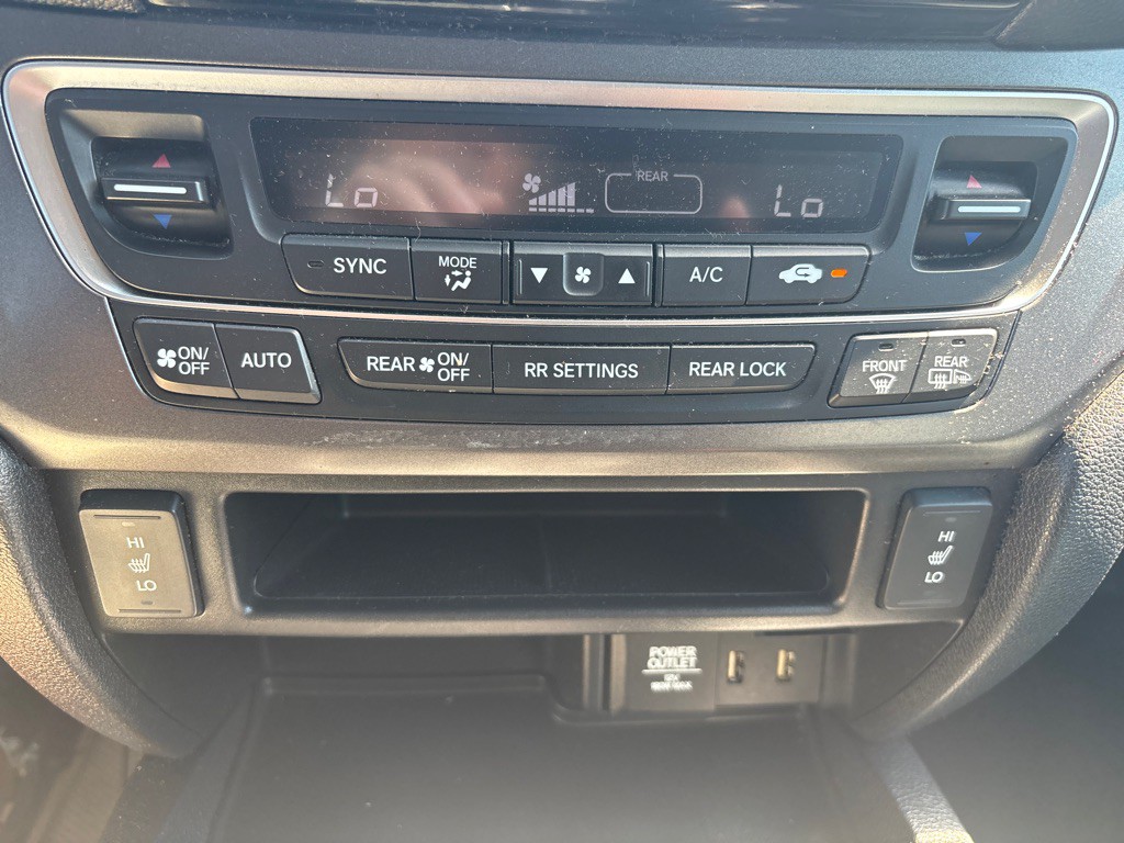 2017 Honda Pilot Image 24