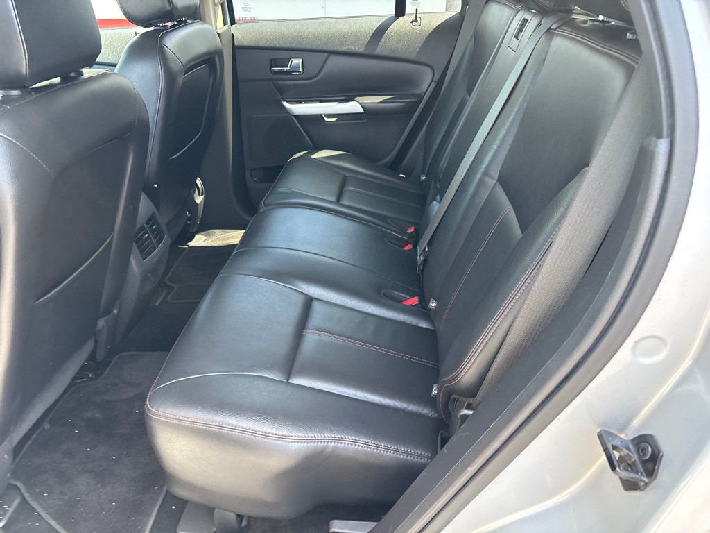 2013 Ford Edge Image 9