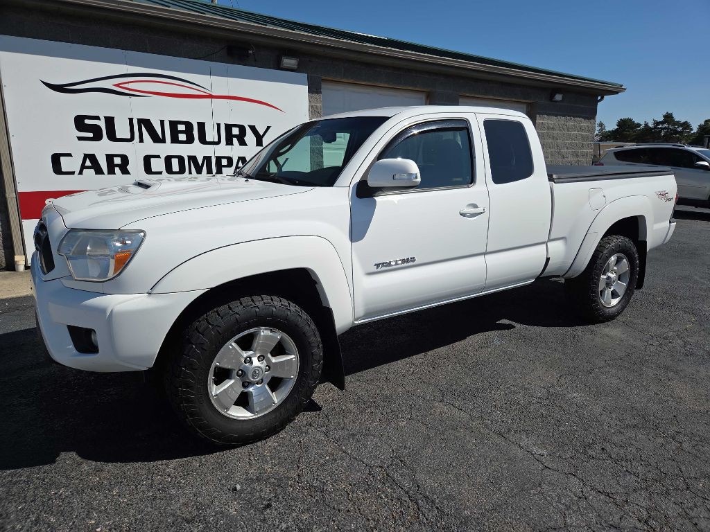 2013 Toyota Tacoma Image 2