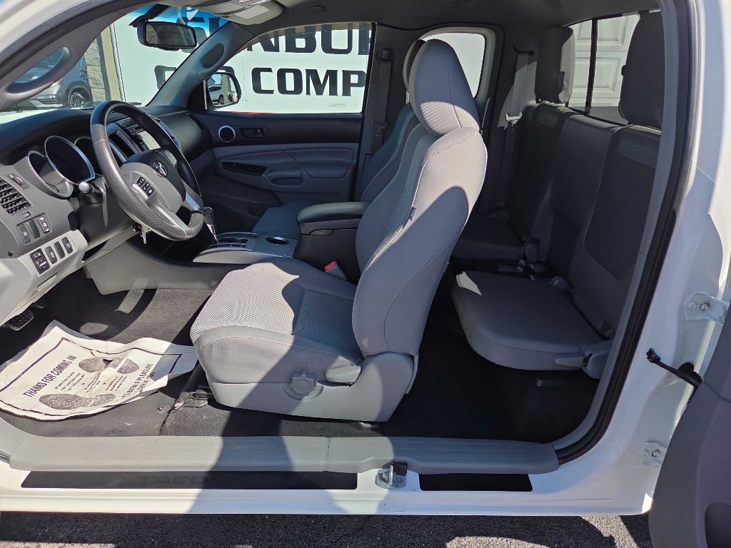 2013 Toyota Tacoma Image 9