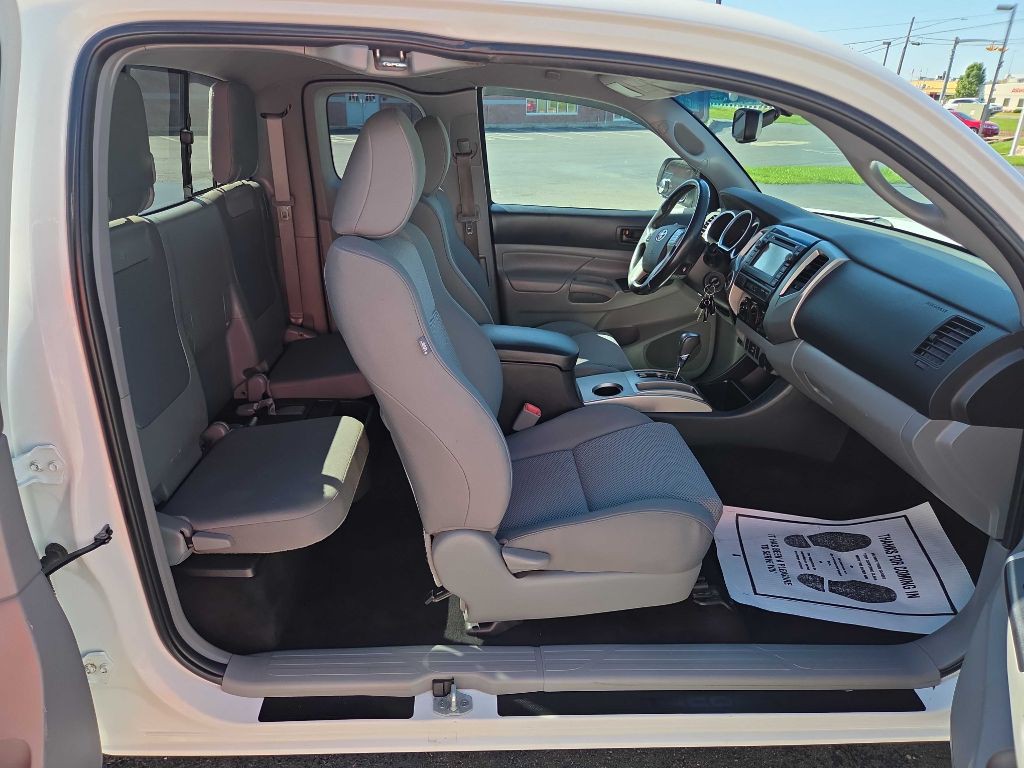 2013 Toyota Tacoma Image 11