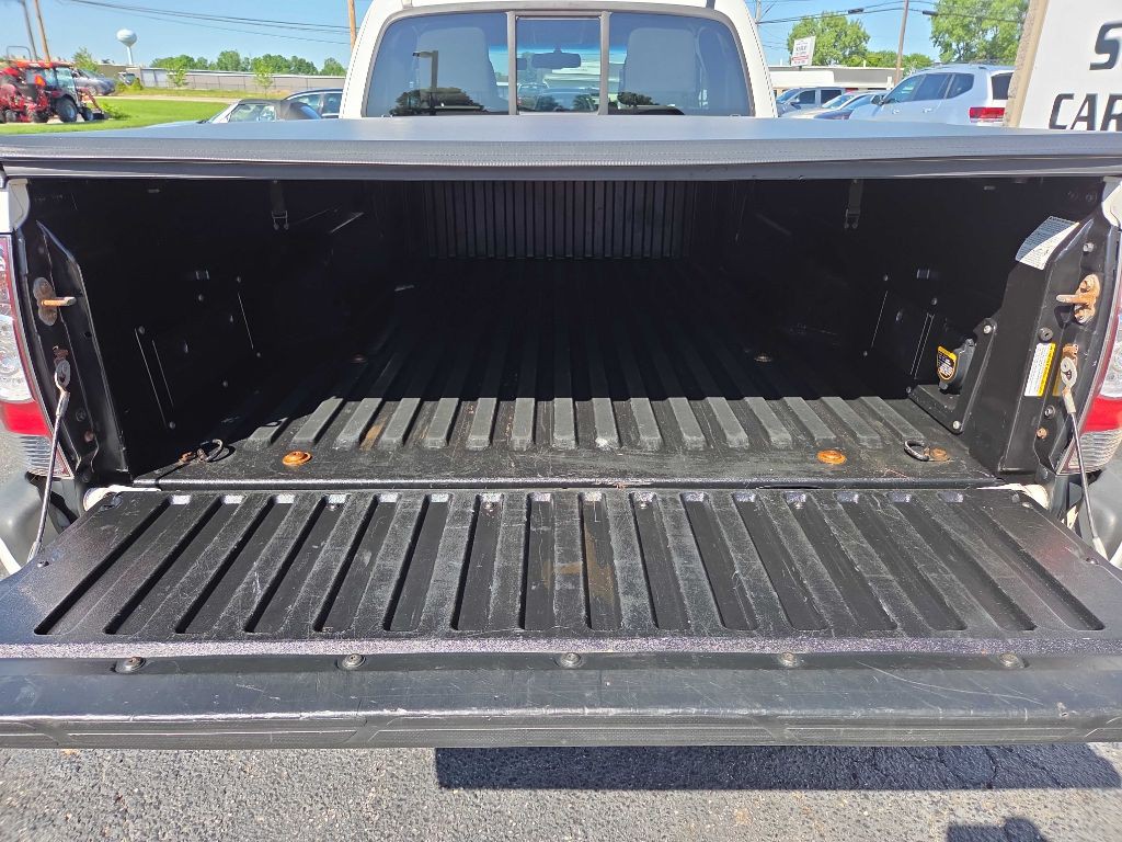 2013 Toyota Tacoma Image 13