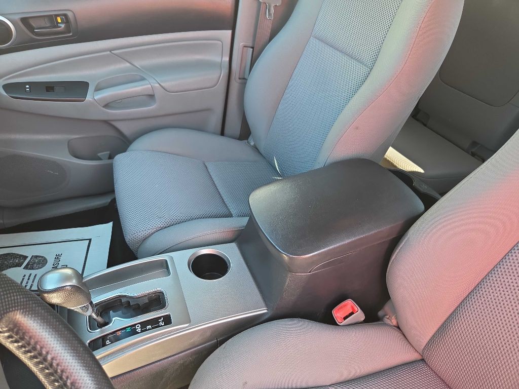 2013 Toyota Tacoma Image 25