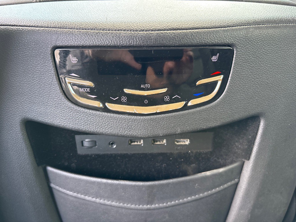 2019 Cadillac Escalade Image 28