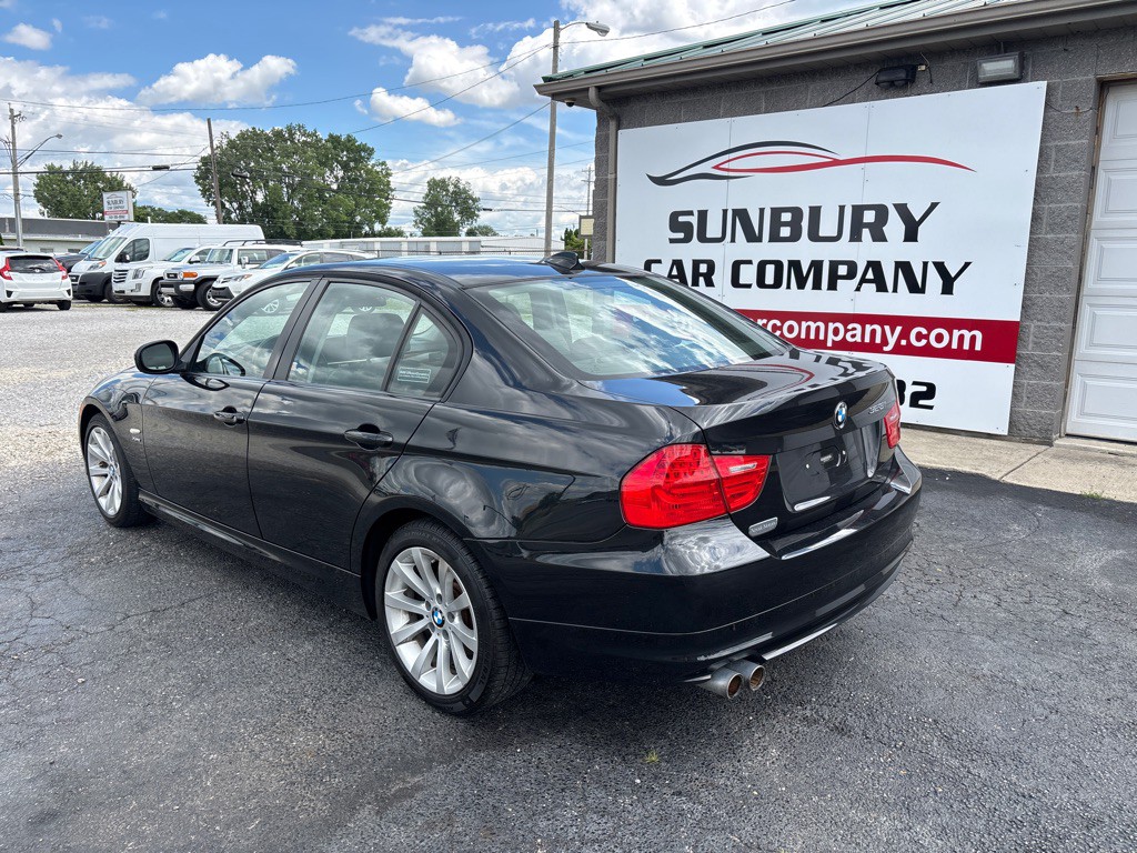 2011 BMW 3 Series Image 7